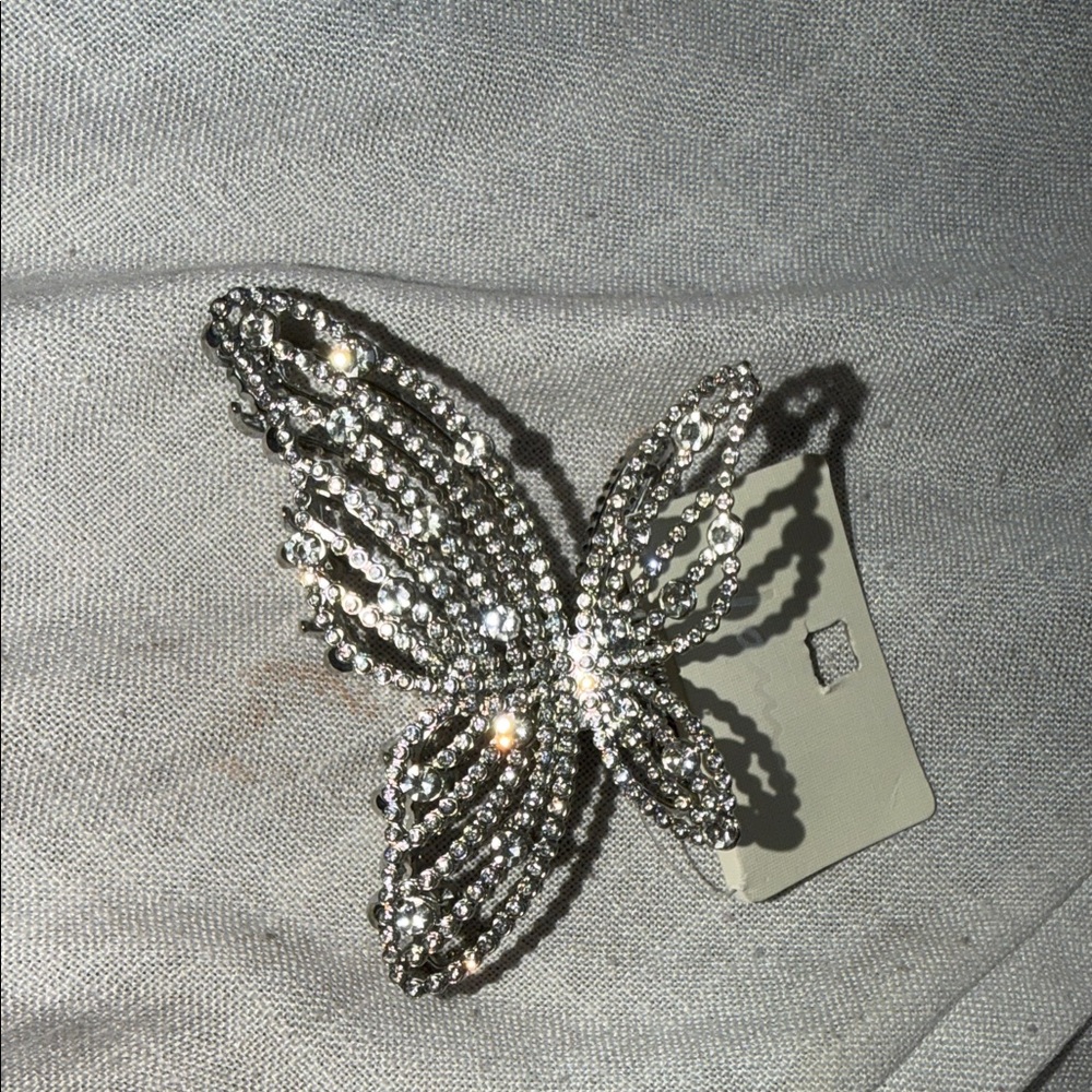 Elegant Silver Butterfly hair clip large new with tag